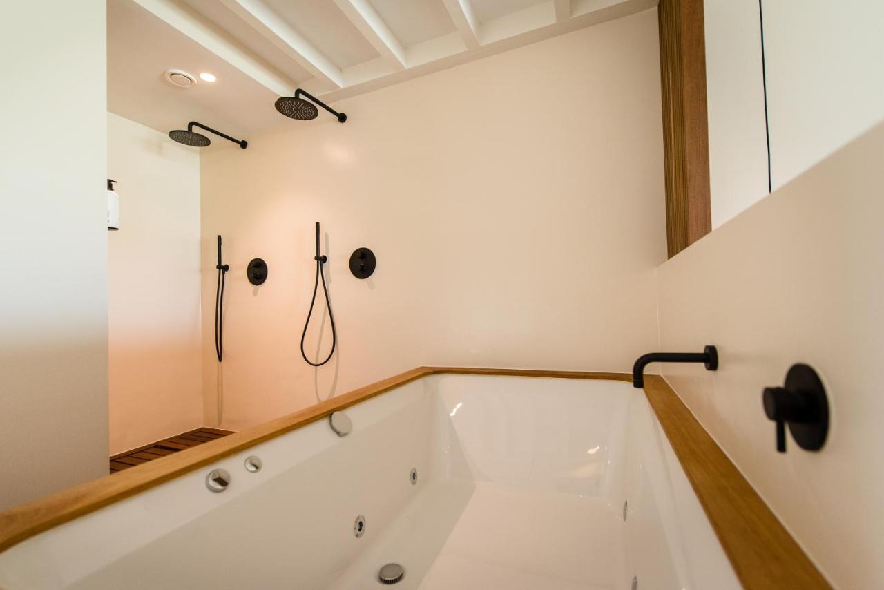 Van Heeckeren Apartments & Suites Nes Nes  Kültér fotó